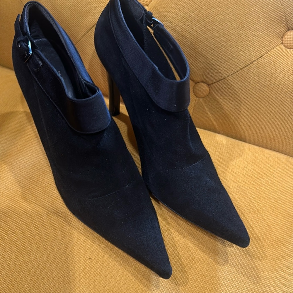 Stuart Westman pointed ankle booties in very good condition .
